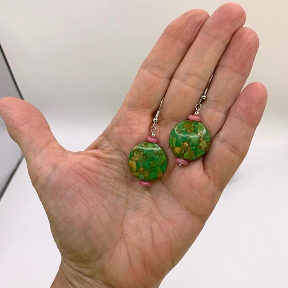 Green Mosaic Magnesite & Pink Beads Handmade Pierced Earrings LR163 - Picture 5 of 6